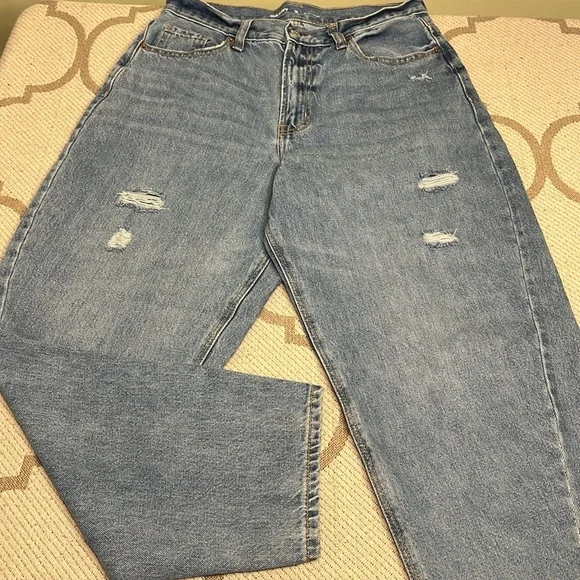 Old Navy extra hi-rise loose taper me Darla Blue Jeans - Picture 13 of 16